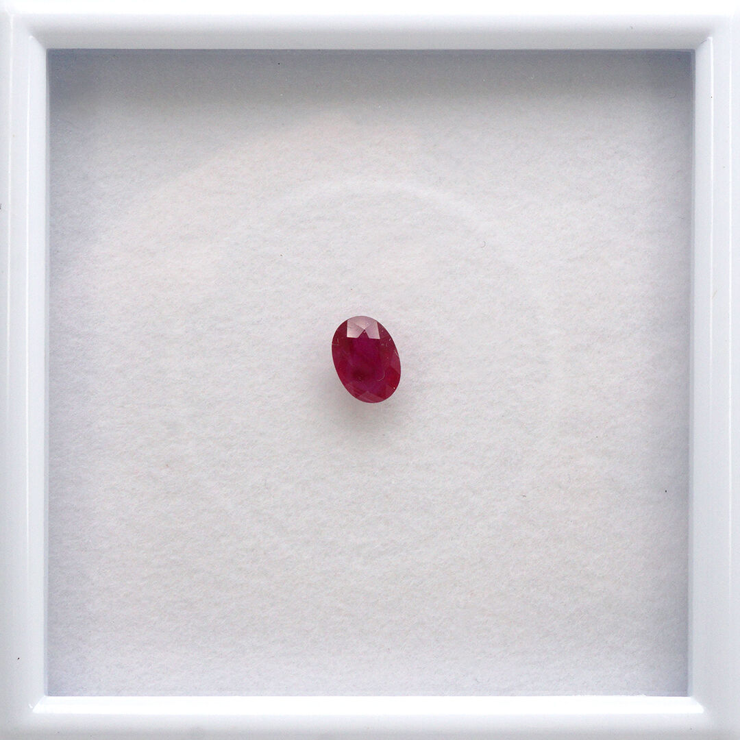 Rubin, Owalny, 7x5 mm