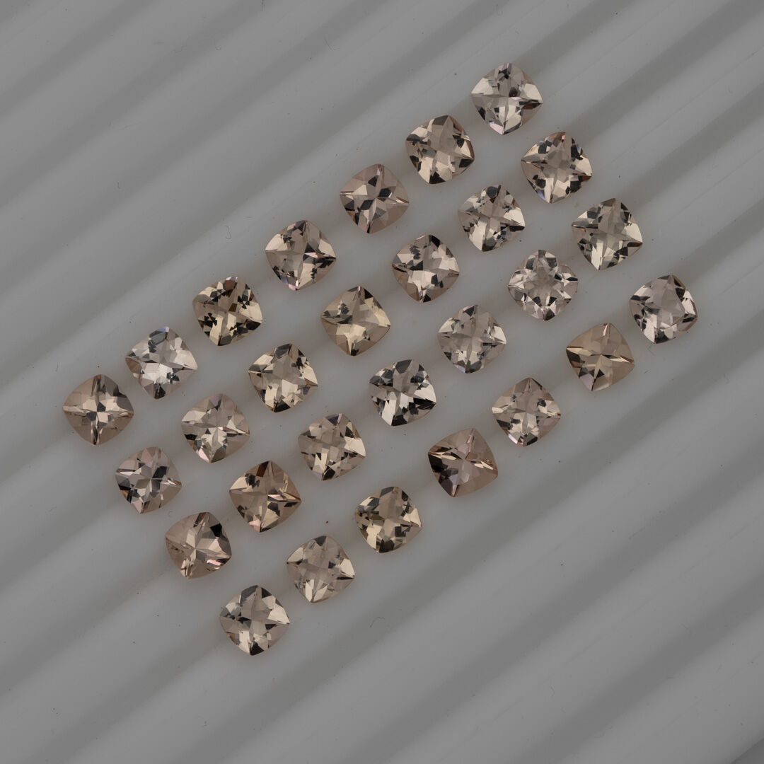 Morganit, Poduszka, 5x5 mm