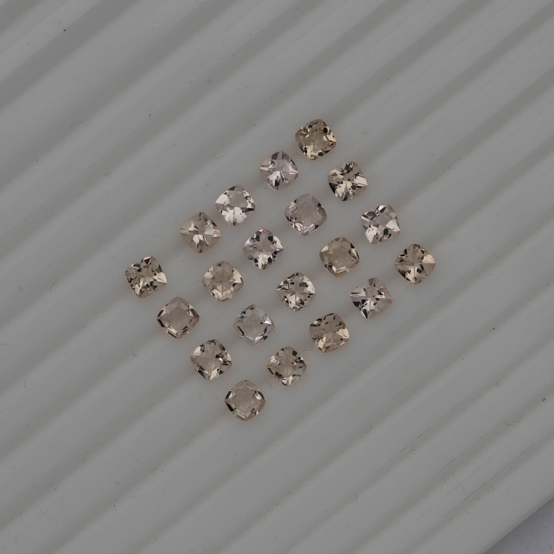 Morganit, Poduszka, 4x4 mm